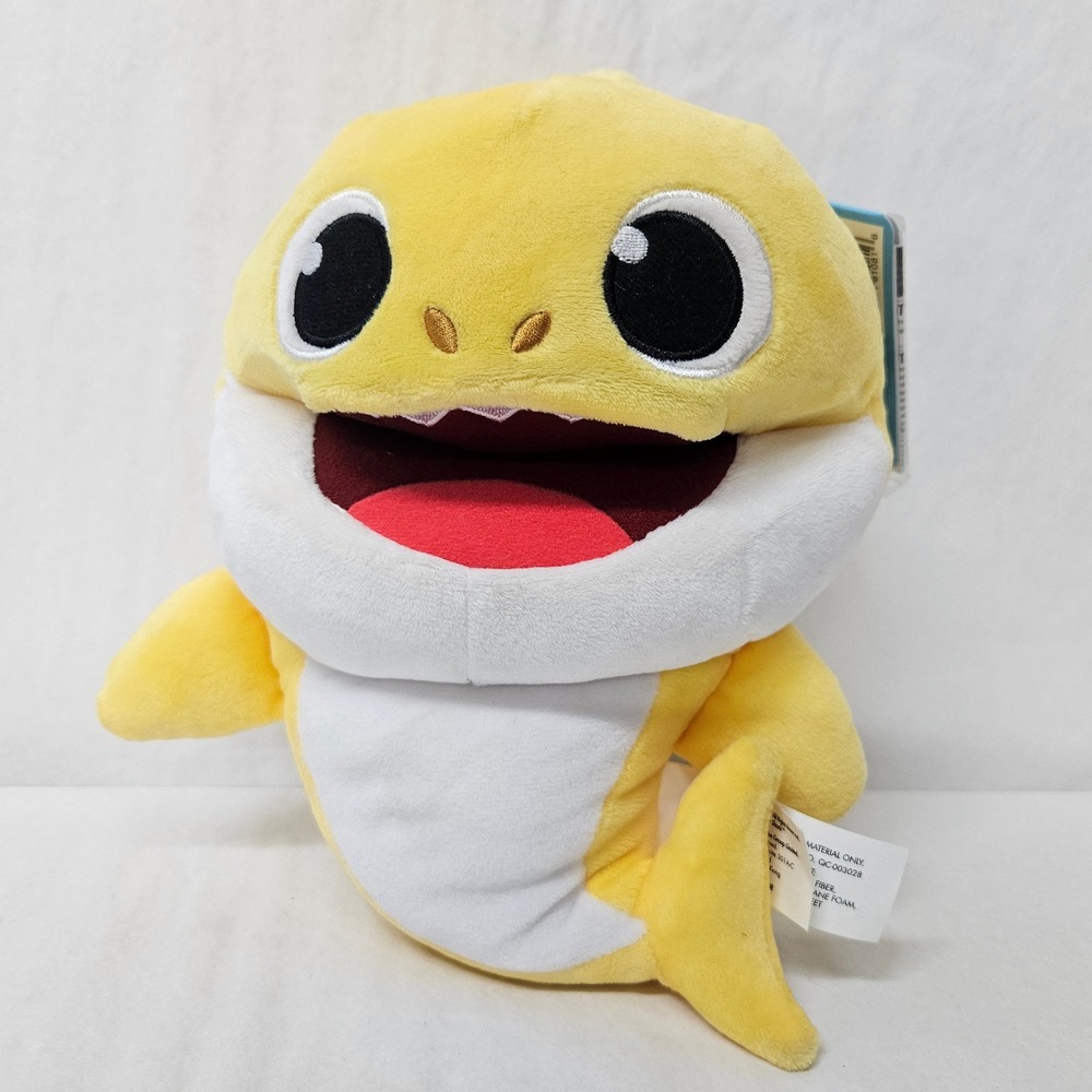 Pinkfong Baby Shark Song Puppet with Tempo Control Yellow Interactive Plush Toy